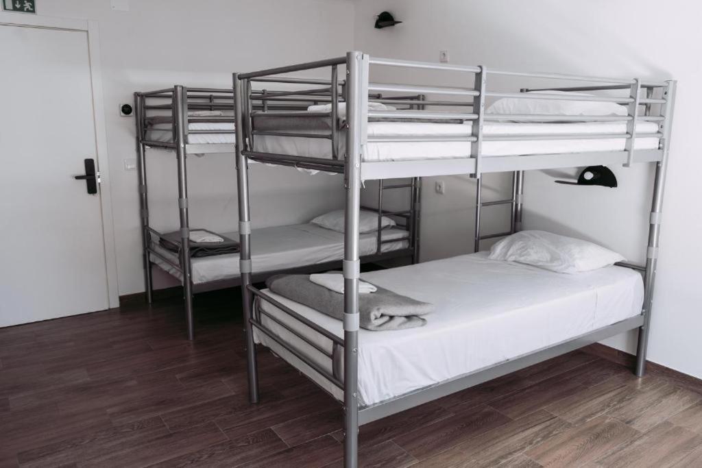 Middle Point Hostel Sardoal Ngoại thất bức ảnh