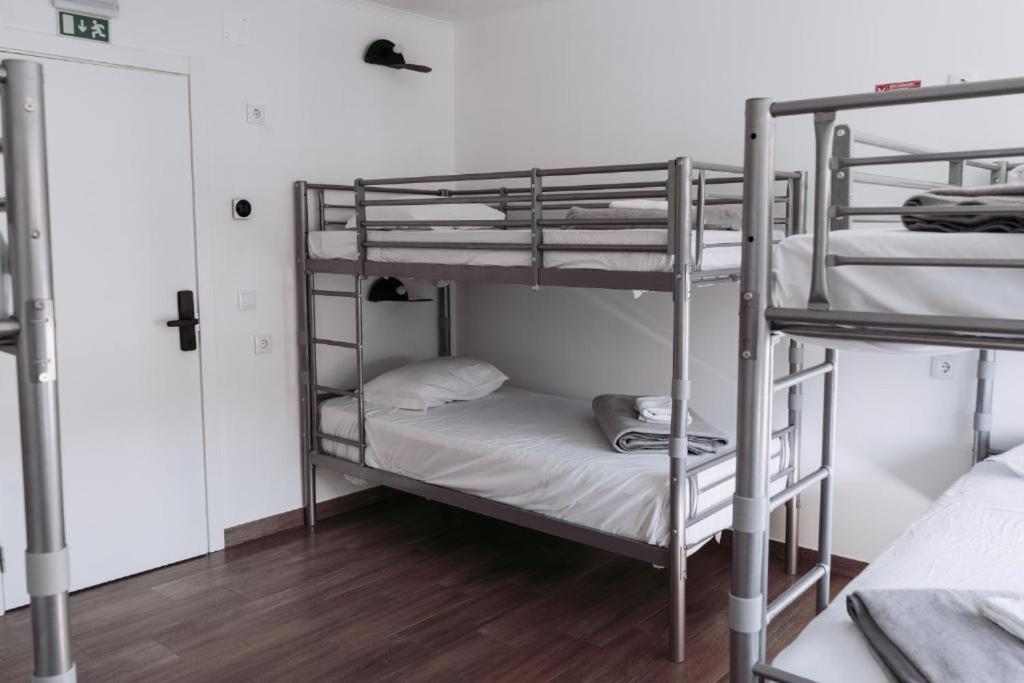 Middle Point Hostel Sardoal Ngoại thất bức ảnh