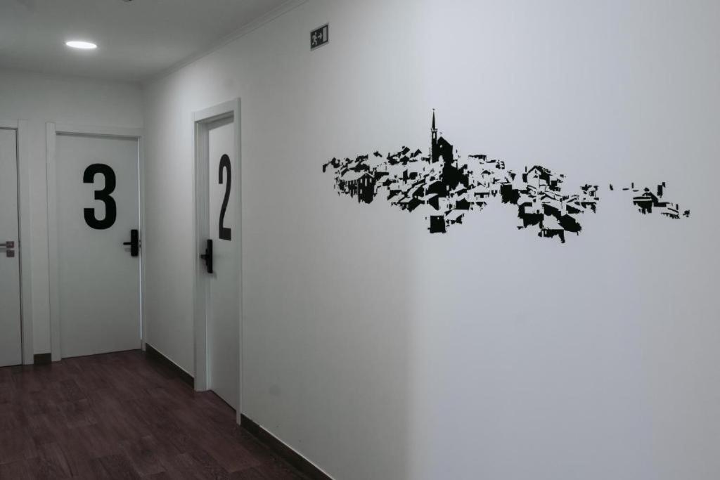 Middle Point Hostel Sardoal Ngoại thất bức ảnh